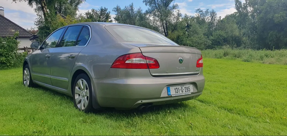 Skoda Superb 2013 - Image 2