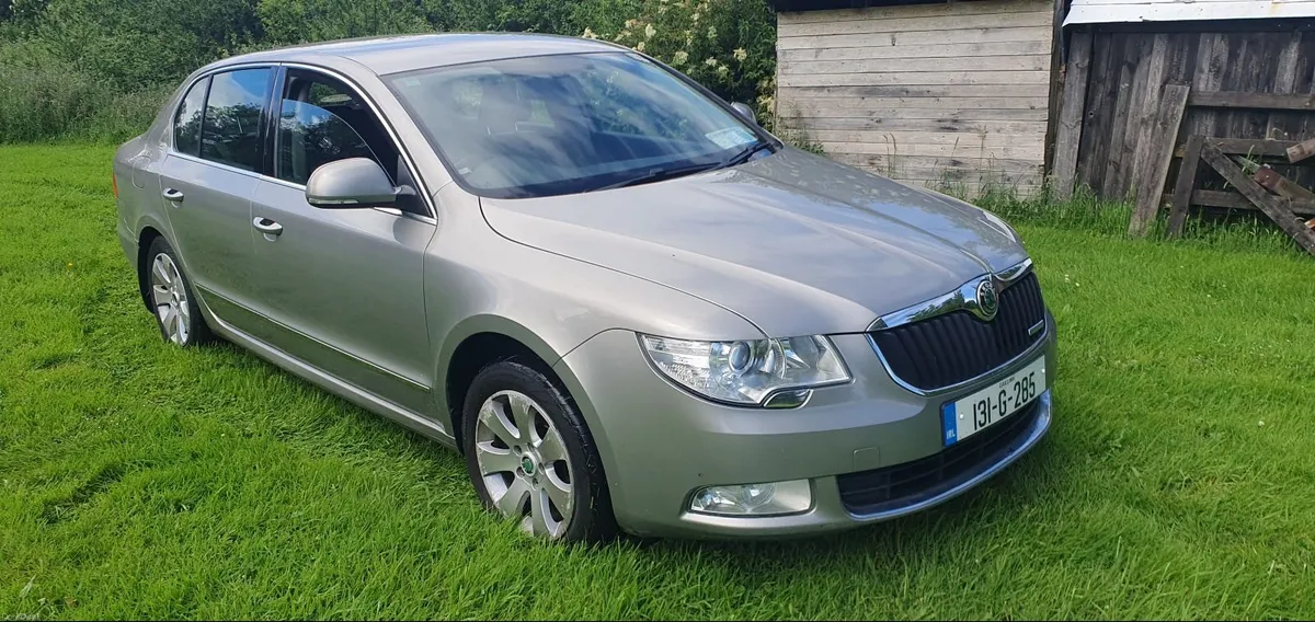Skoda Superb 2013 - Image 1