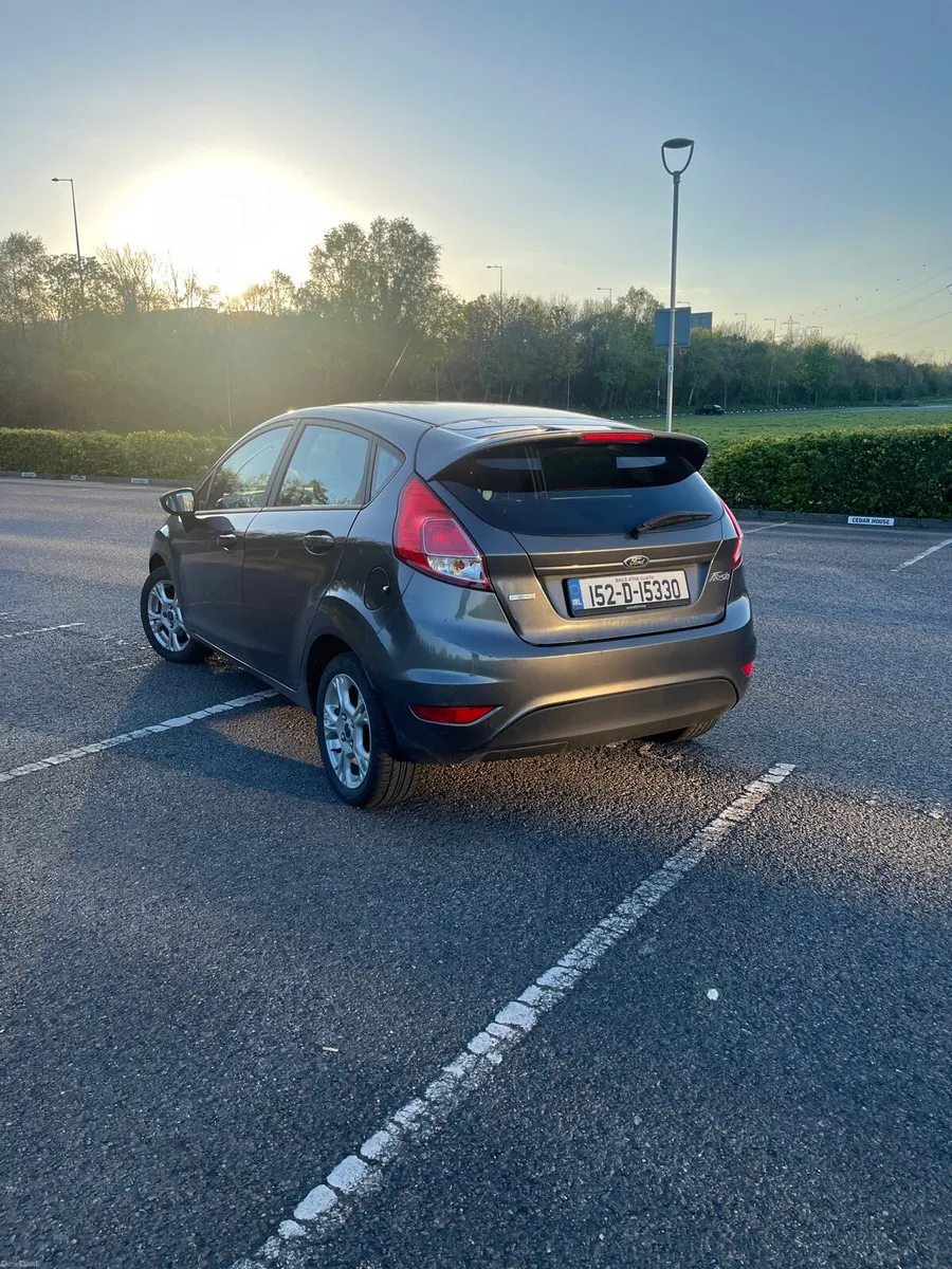 2015 Ford Fiesta Zetec 1.2 Petrol - Image 4