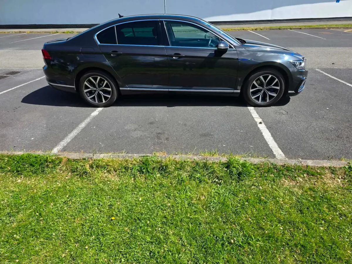 VOLKSWAGEN PASSAT 212 GT 1.4 HYBRID PETROL TURBO - Image 2