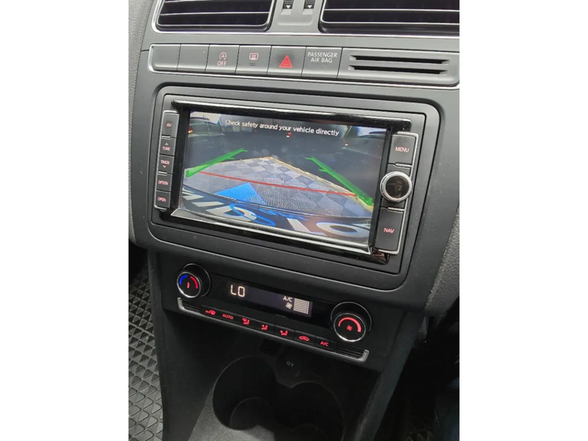 Volkswagen Polo 1.2 TSI AUTO/REVERSING CAMERA - Image 3