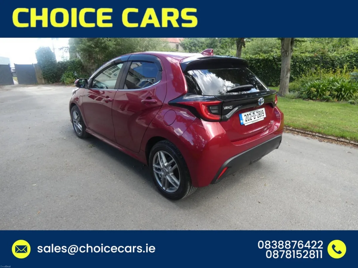 Toyota Yaris 1.5 AUTO HYBRID - Image 3