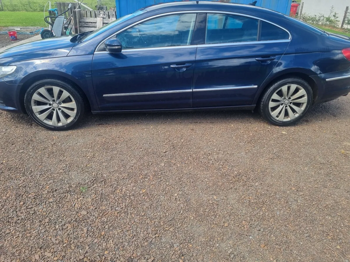Volkswagen Passat 2011 - Image 4