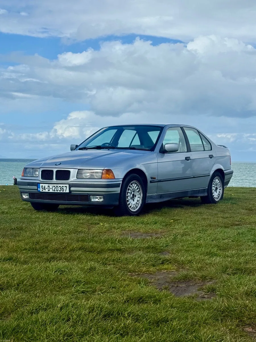 BMW E36 320i - Image 1