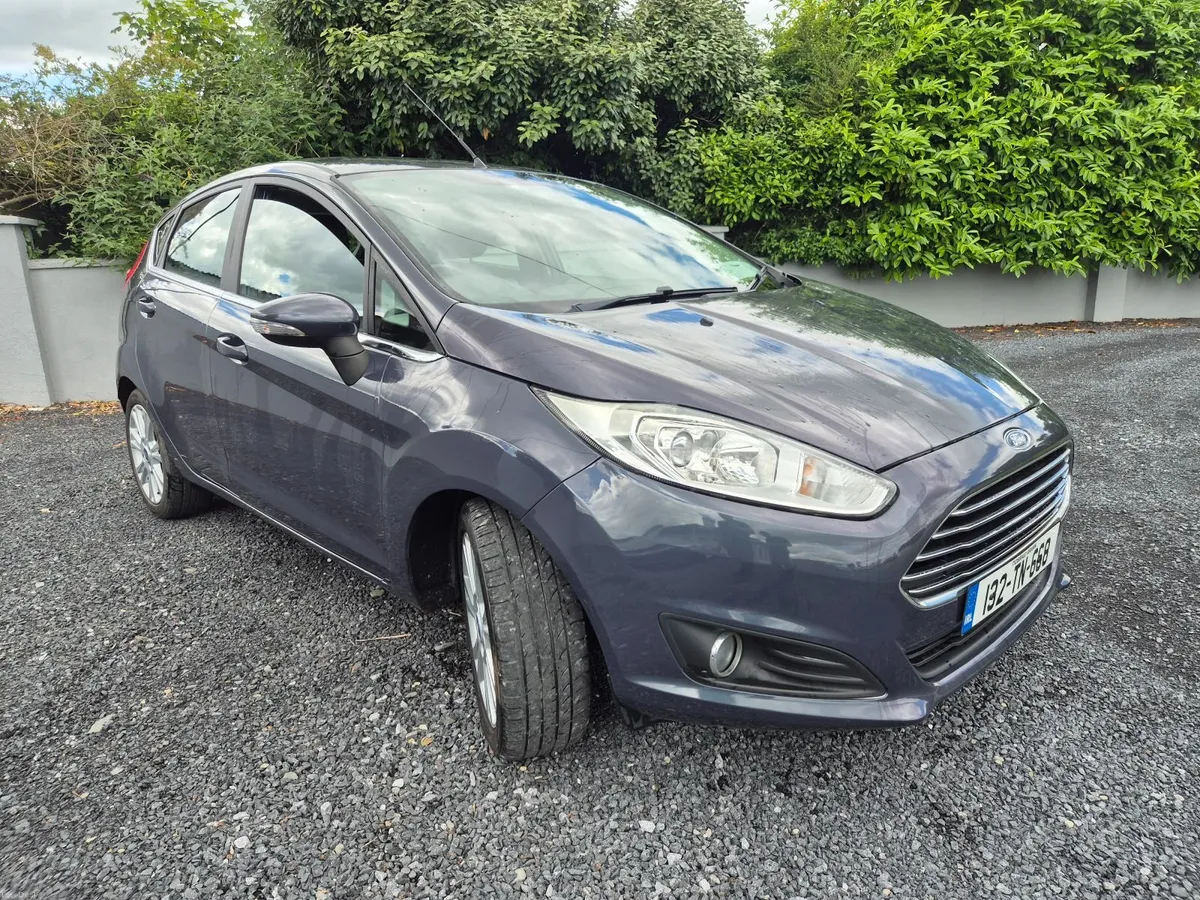 Ford Fiesta 2013 - Image 2