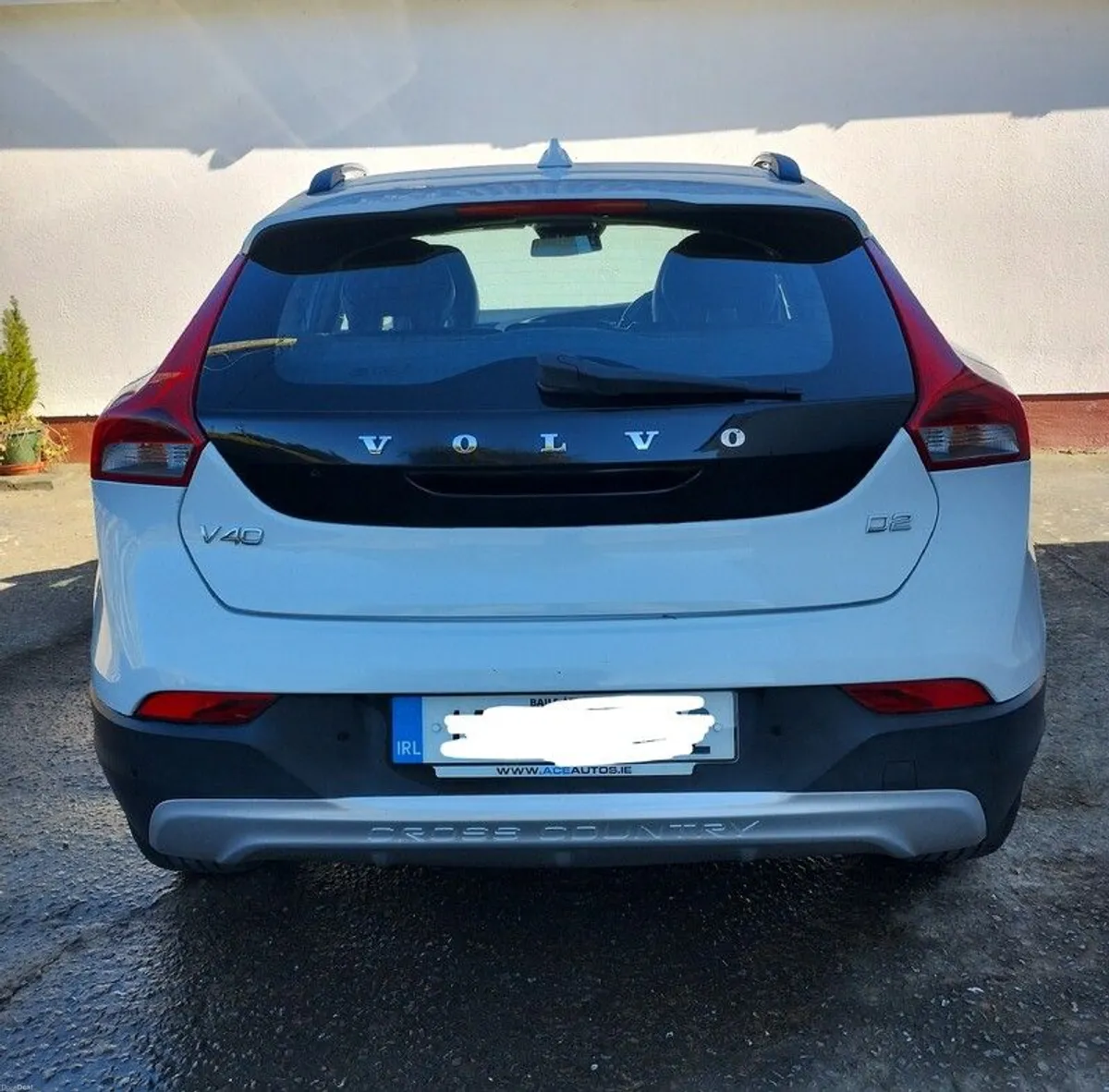 2014 Volvo V40 - Image 4