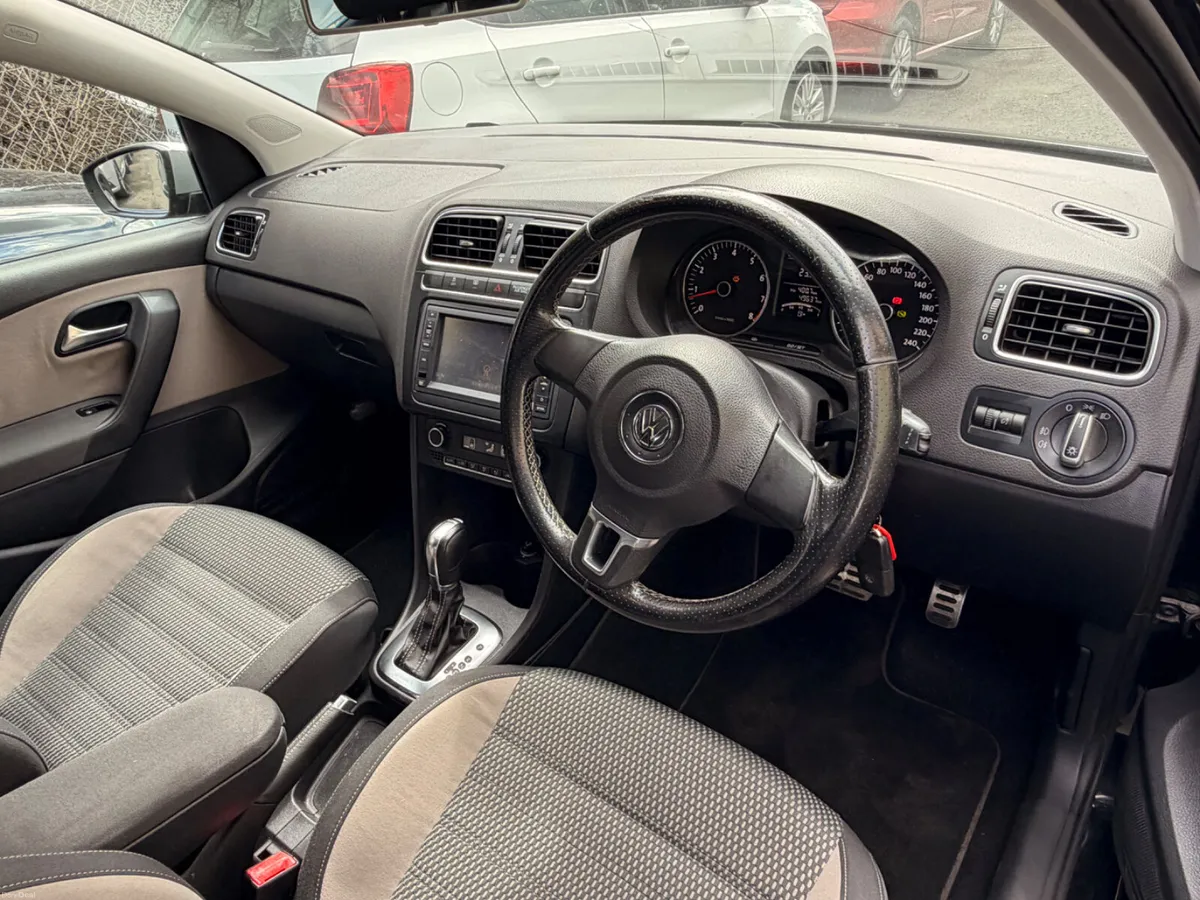 Volkswagen polo 1.2 cross Automatic - Image 6