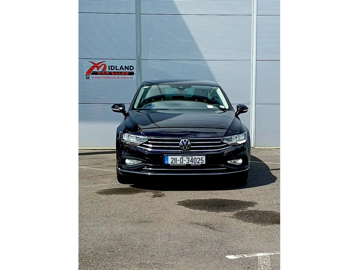 Volkswagen Passat ELEGANCE 2.0 TDI MANUAL 6SPEED F - Image 3