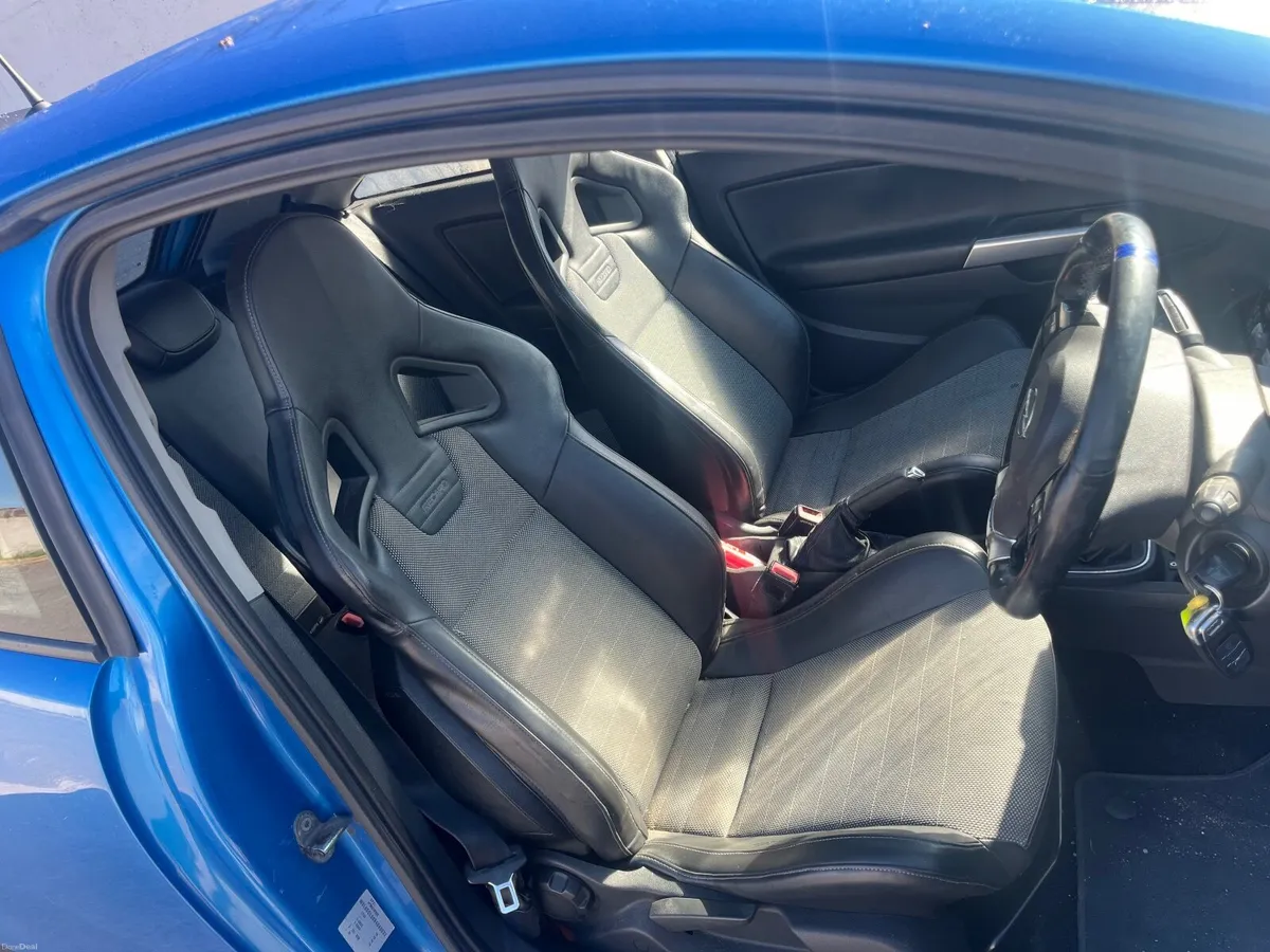 Opel Corsa opc 1.6 turbo vxr - Image 4