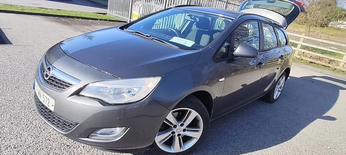 Opel Astra 2011 - Image 6