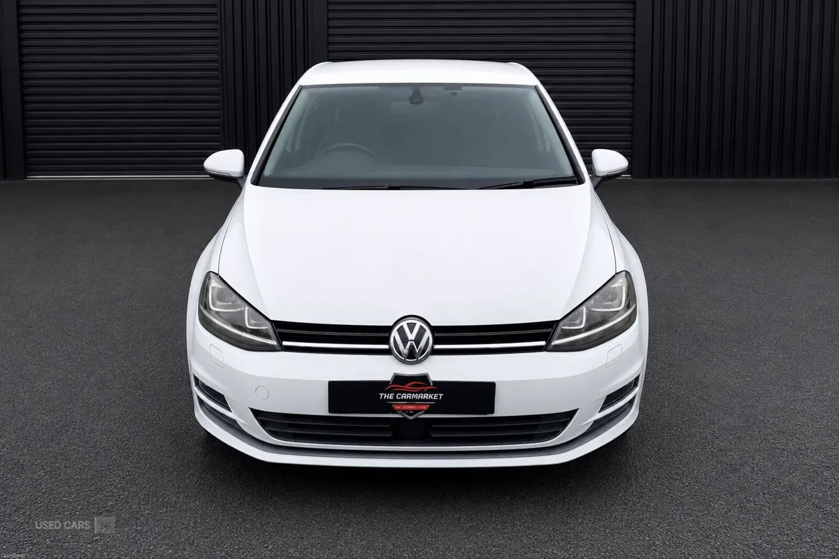 Volkswagen Golf 1.2 TSI Bluemotion Auto 5DR - Image 2