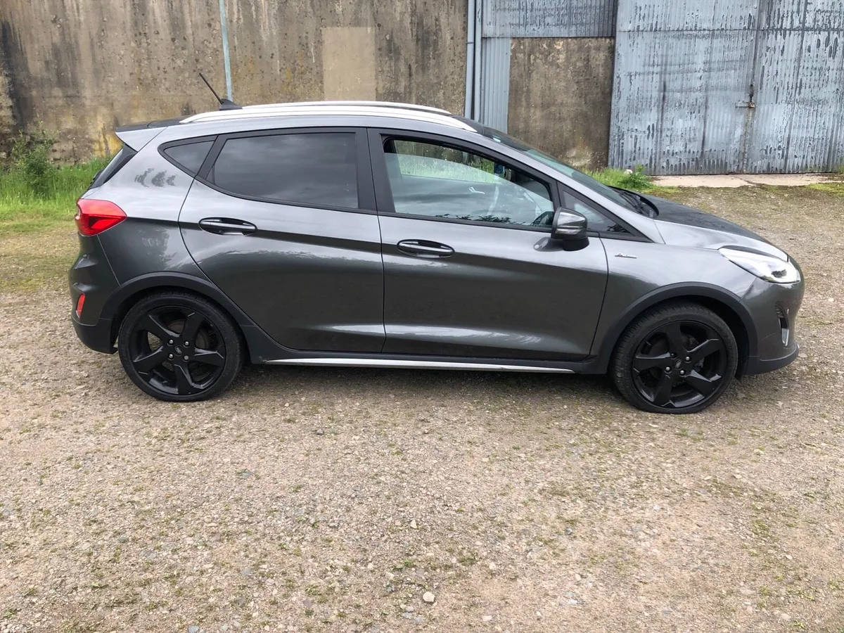 Ford fiesta - Image 4