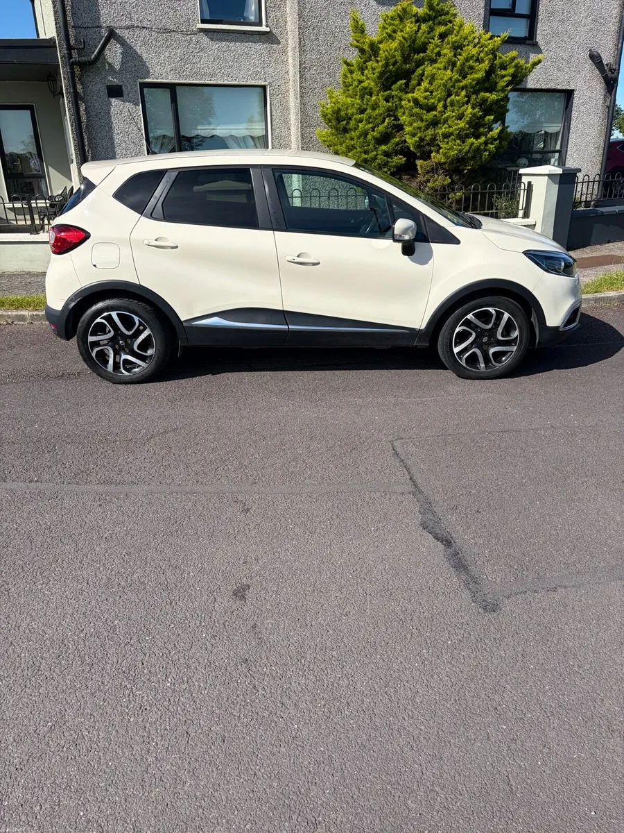 142 Renault Captur 1.5 Diesel ⛽️ - Image 2
