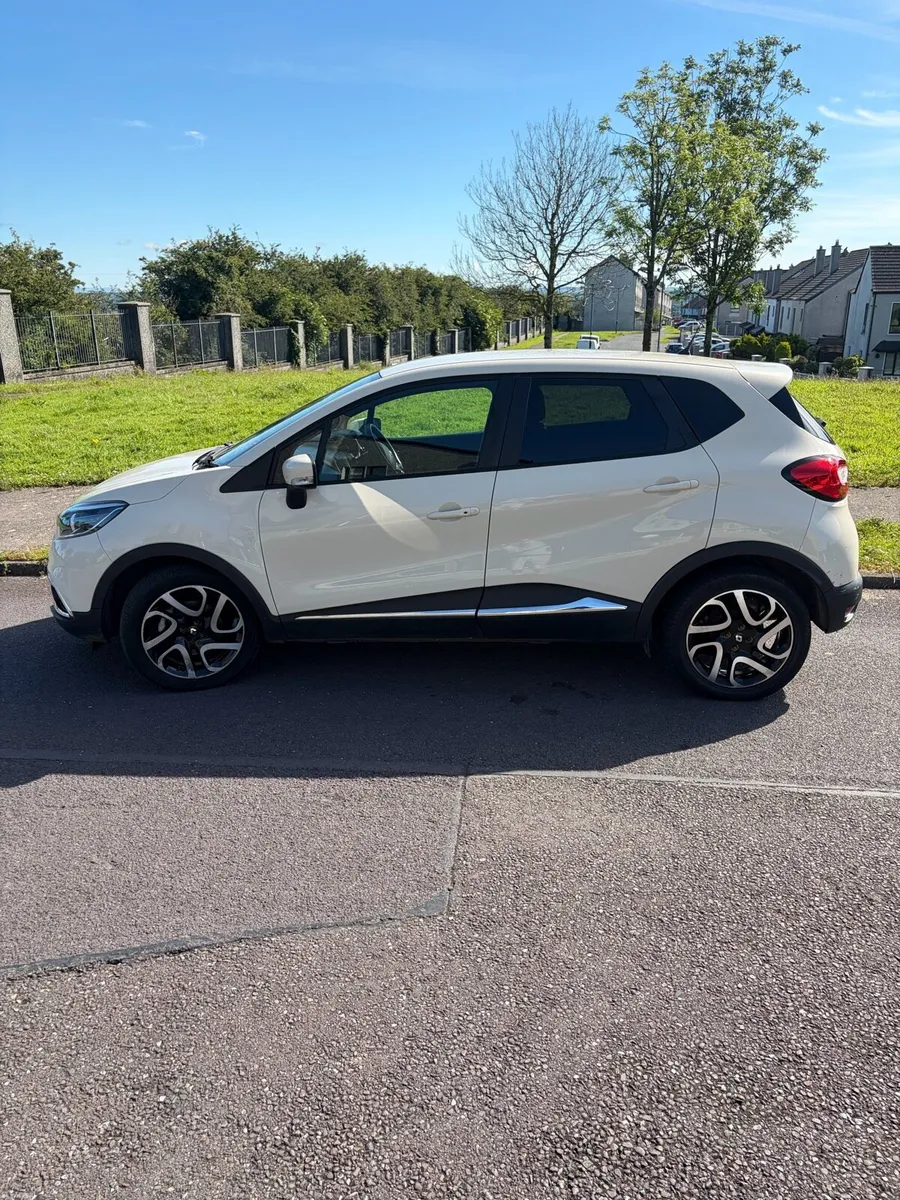 142 Renault Captur 1.5 Diesel ⛽️ - Image 3
