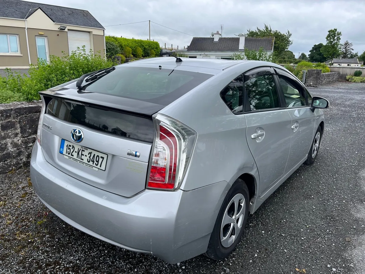 2015 TOYOTA PRIUS HYBRID - Image 4