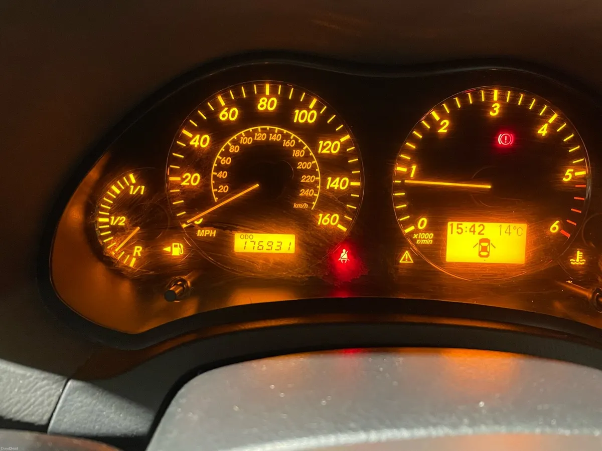 Toyota avensis - Image 5