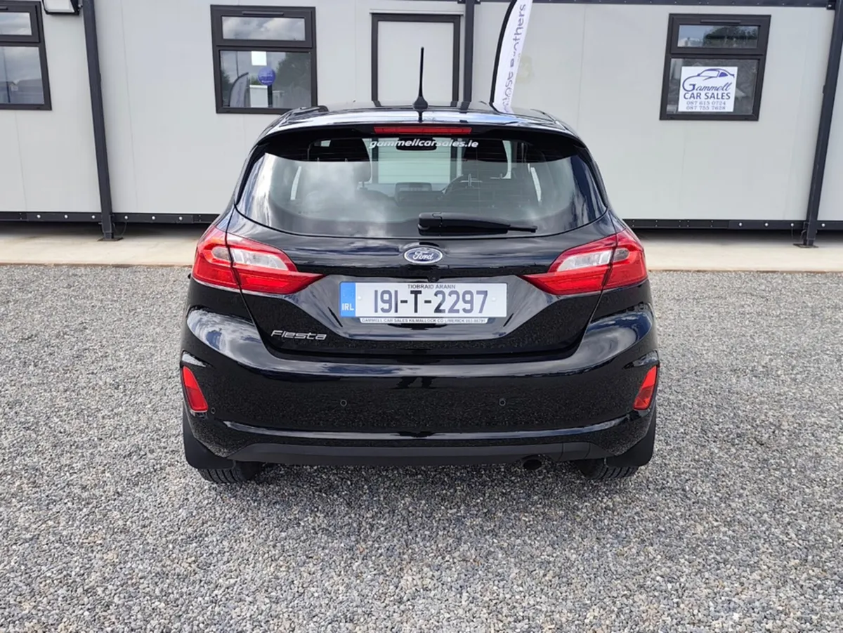 Ford Fiesta TITANIUM 1.10 85PS 5SPEED 4DR - Image 3