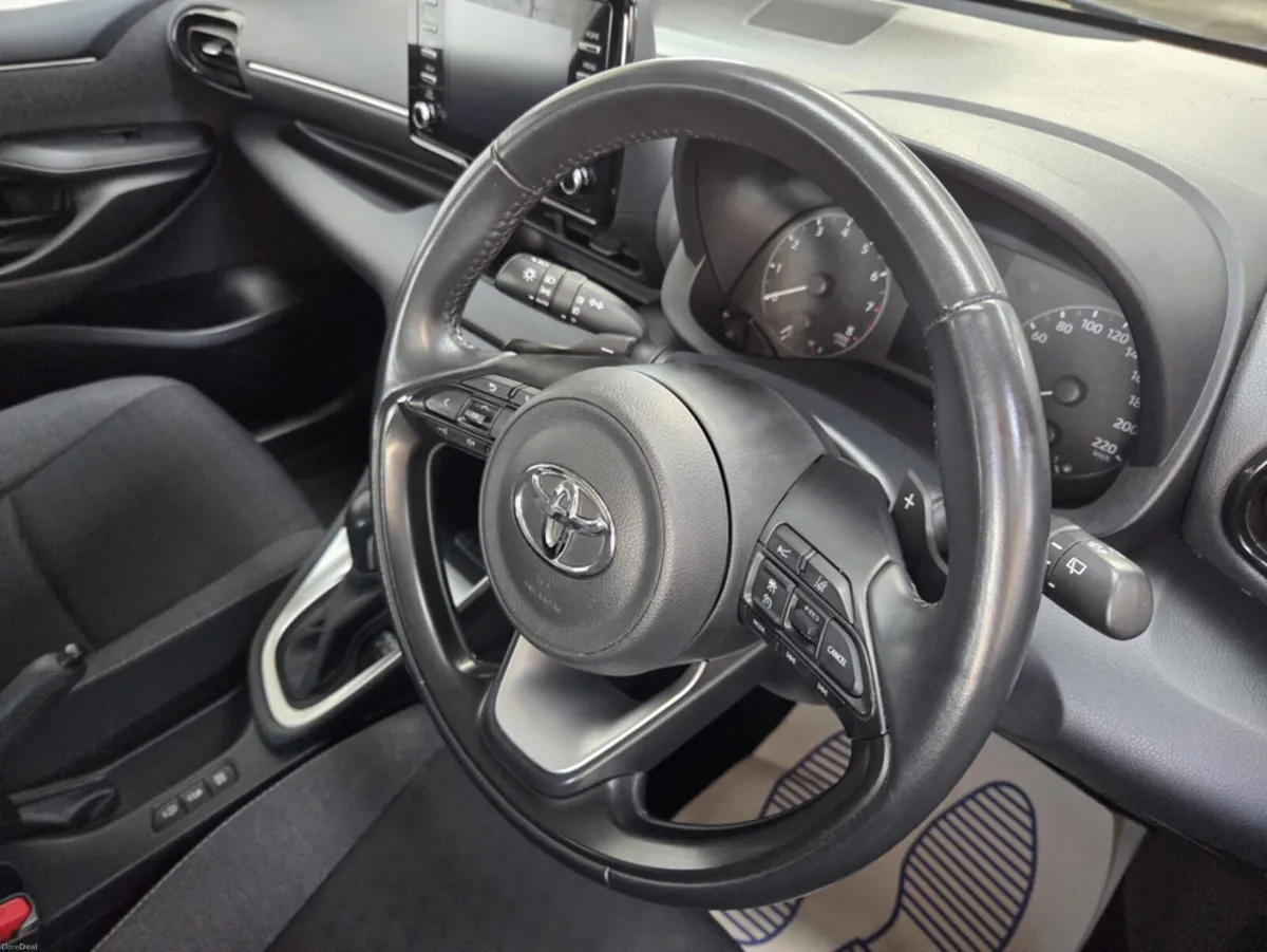 Toyota Yaris 1.5 LUNA M/D 4DR A AUTO - Image 2