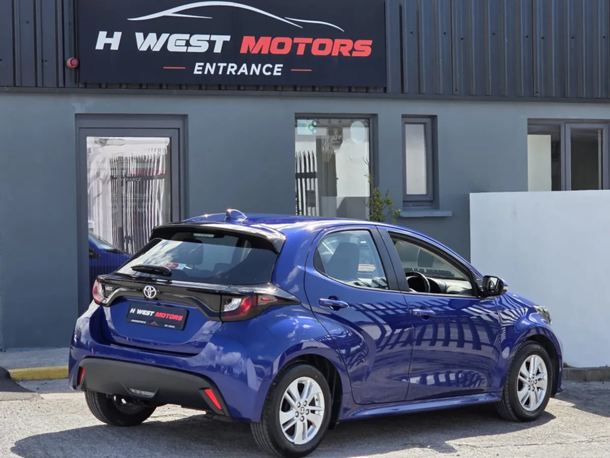 Toyota Yaris 1.5 LUNA M/D 4DR A AUTO - Image 3