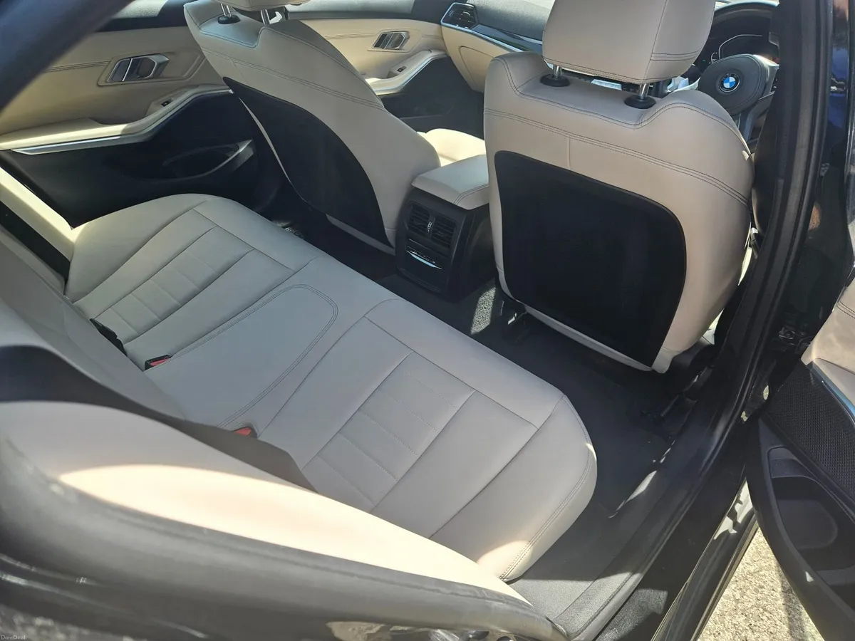 2019 BMW 330e M Sport - Image 3