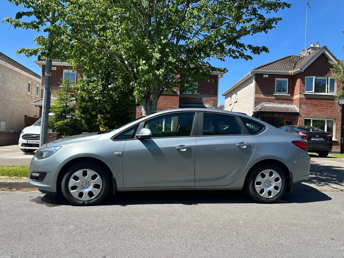 Opel Astra - Image 2