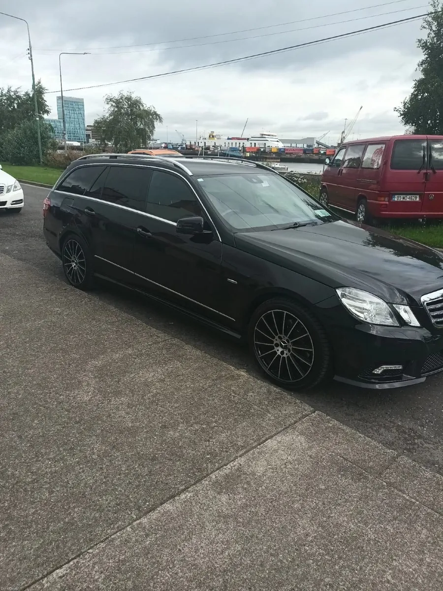 Mercedes-Benz E-Class 2012 - Image 4
