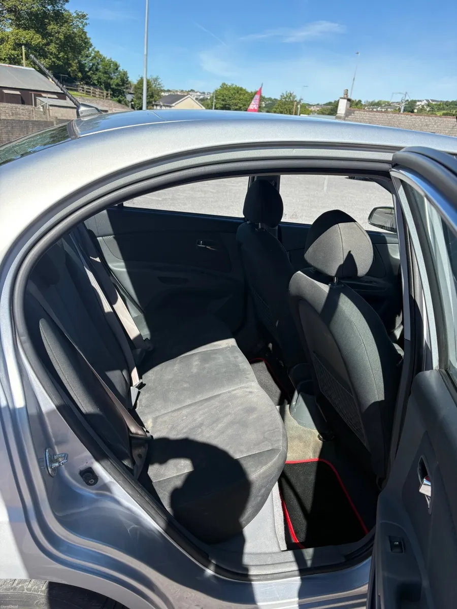 Kia Rio 2010 - Image 2