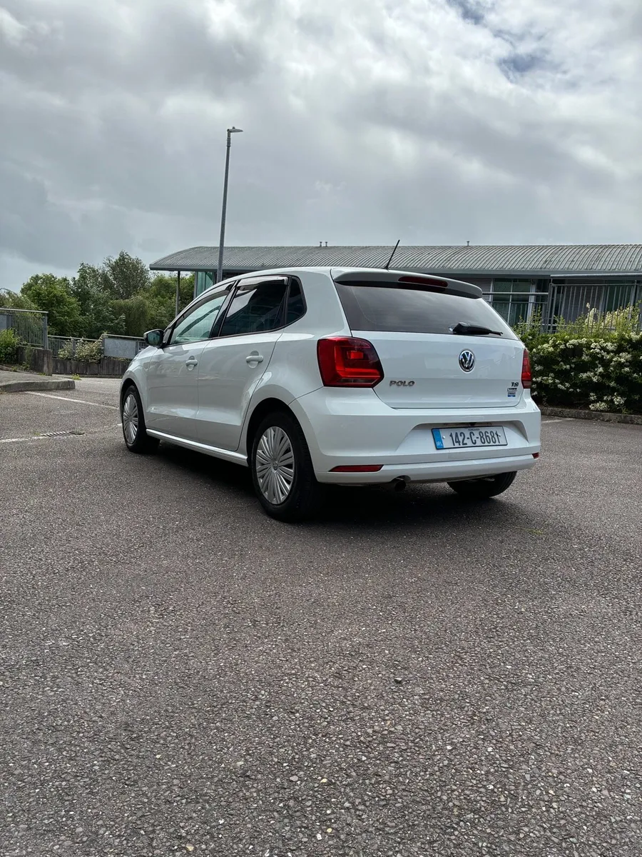 142 VOLSWAGEN POLO AUTOMATIC - Image 1
