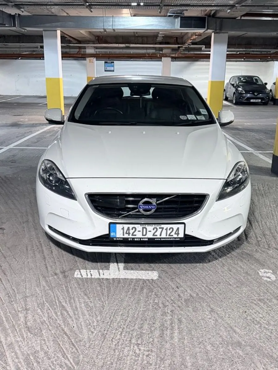 2014 Volvo V40 - Image 1