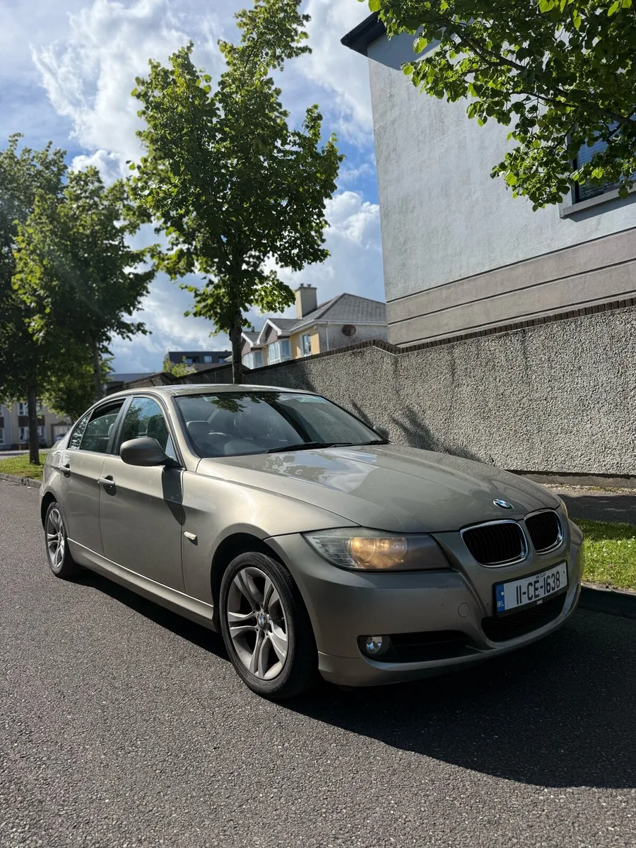 2011 BMW 3 series - Image 1