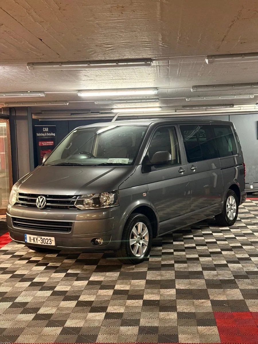 Volkswagen Caravelle - Wheelchair accessible - Image 2