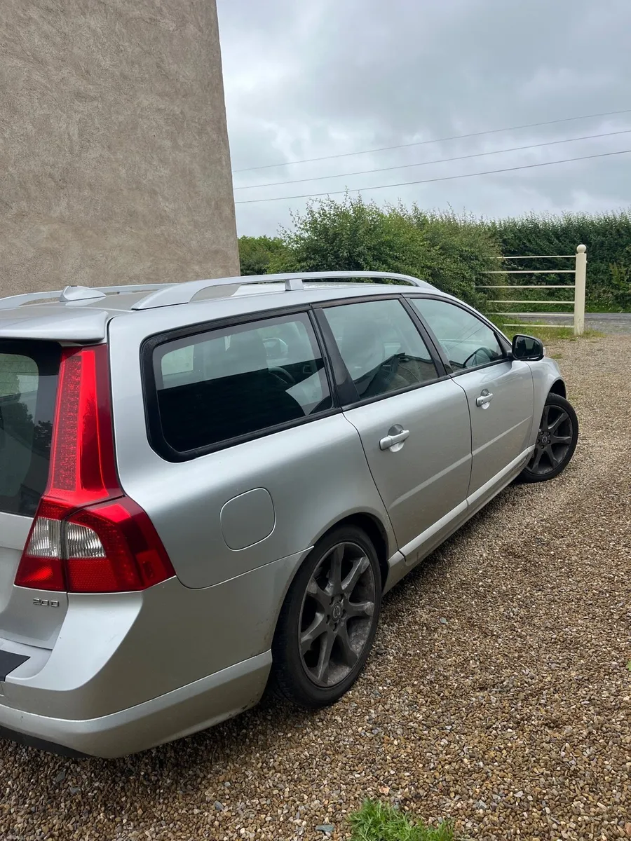 Volvo V70 2009 - Image 1