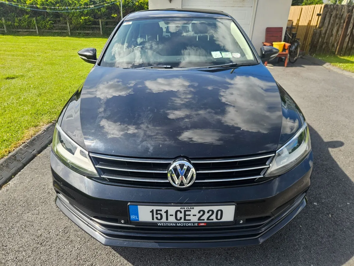 Volkswagen Jetta 2015 - Image 2