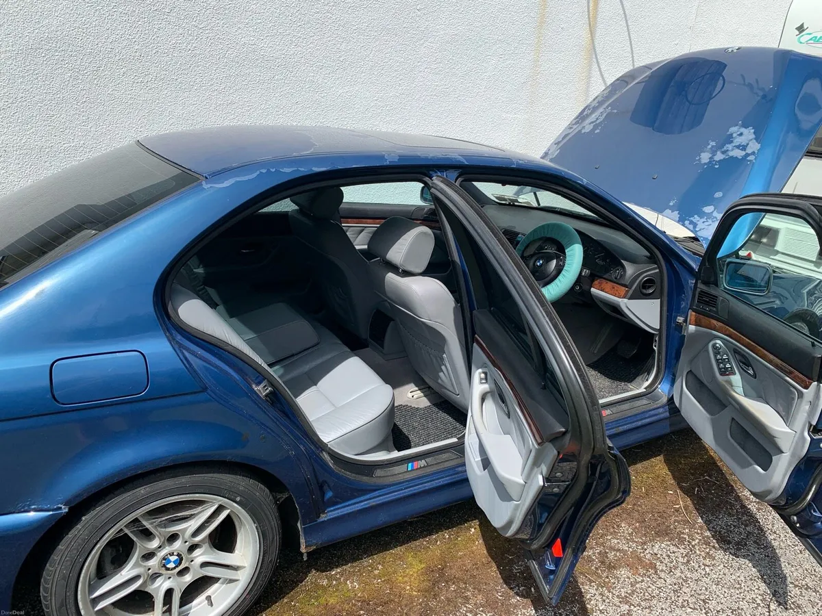 BMW 5 - Image 2