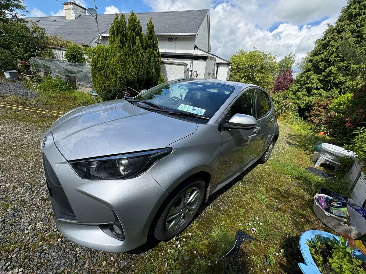Toyota Yaris HYBRID LUNA 4DR AUTO 1490 cc Grey - Image 5