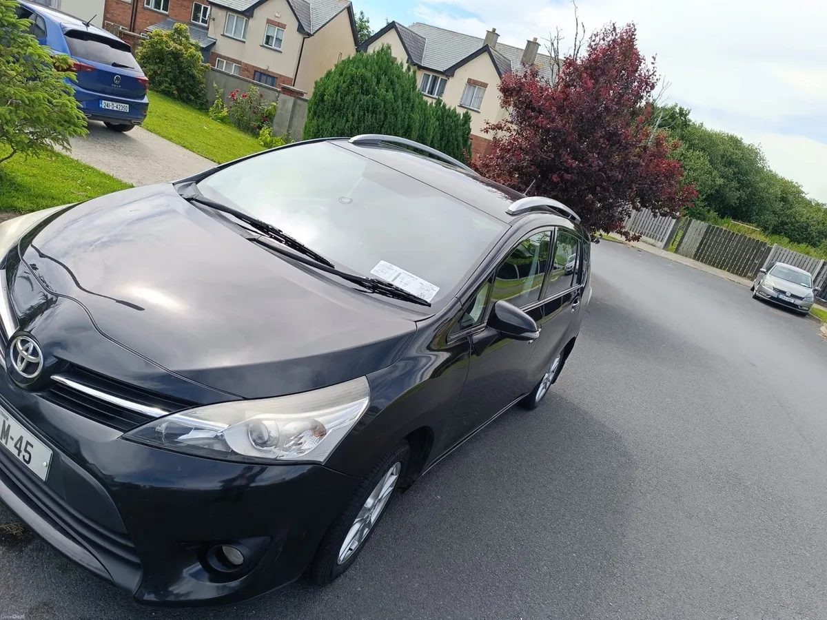 Toyota verso quick sale - Image 3
