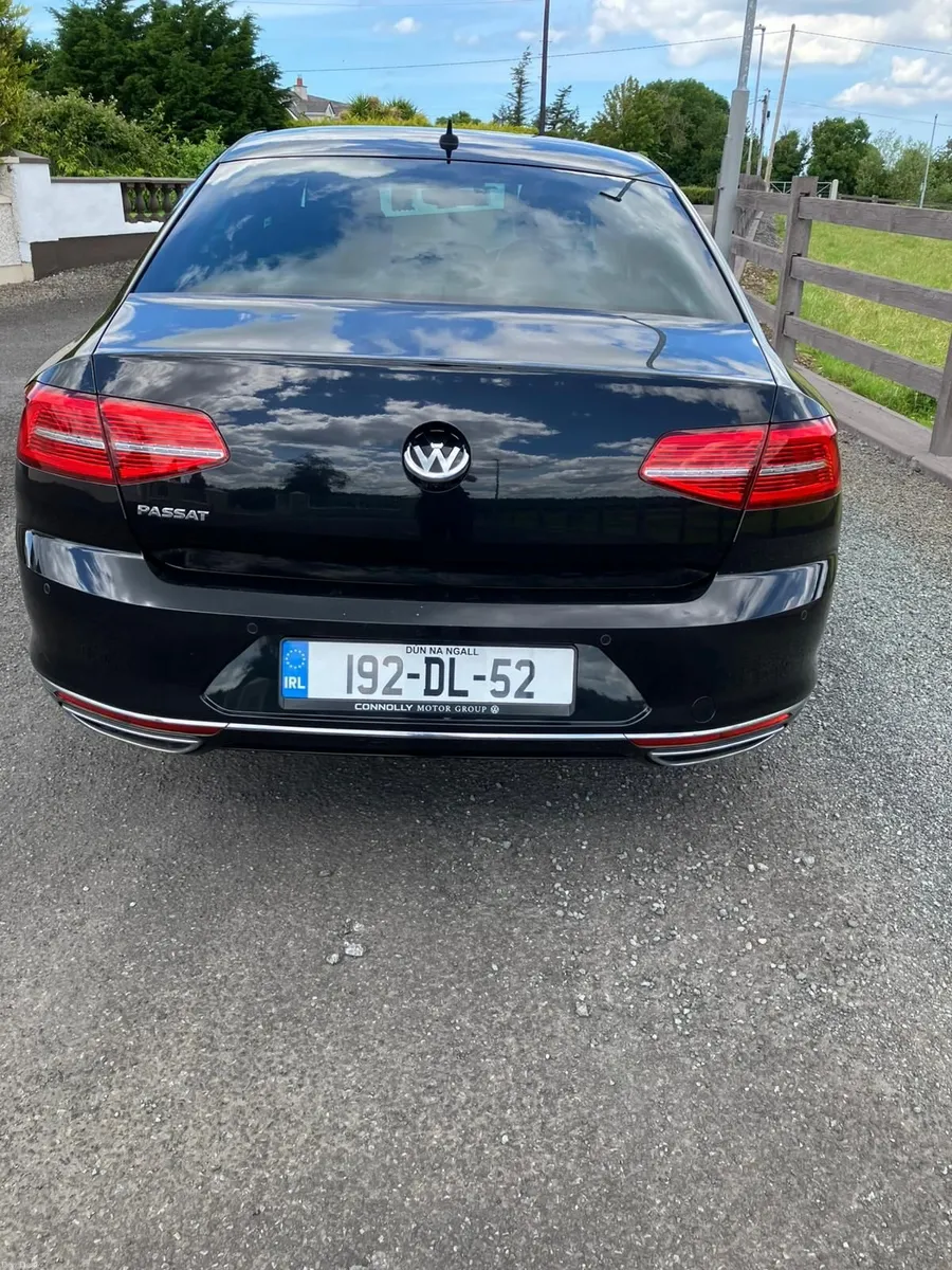 Volkswagen Passat 2019 - Image 4