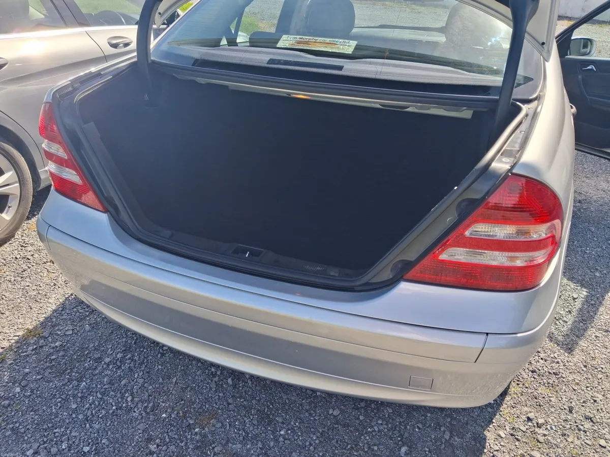 Mercedes-Benz C-Class 2007 - Image 4