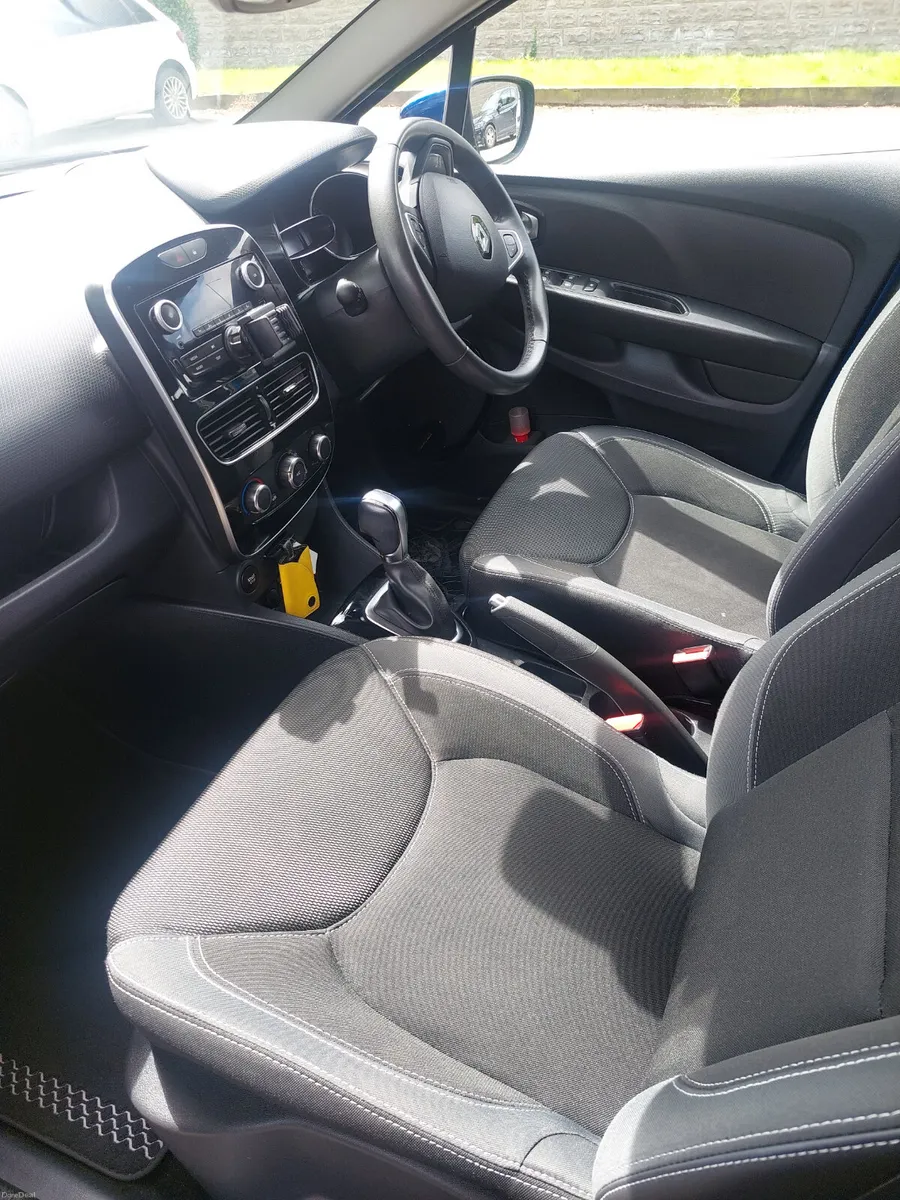 Clio 2017 Auto  Like New - Image 6