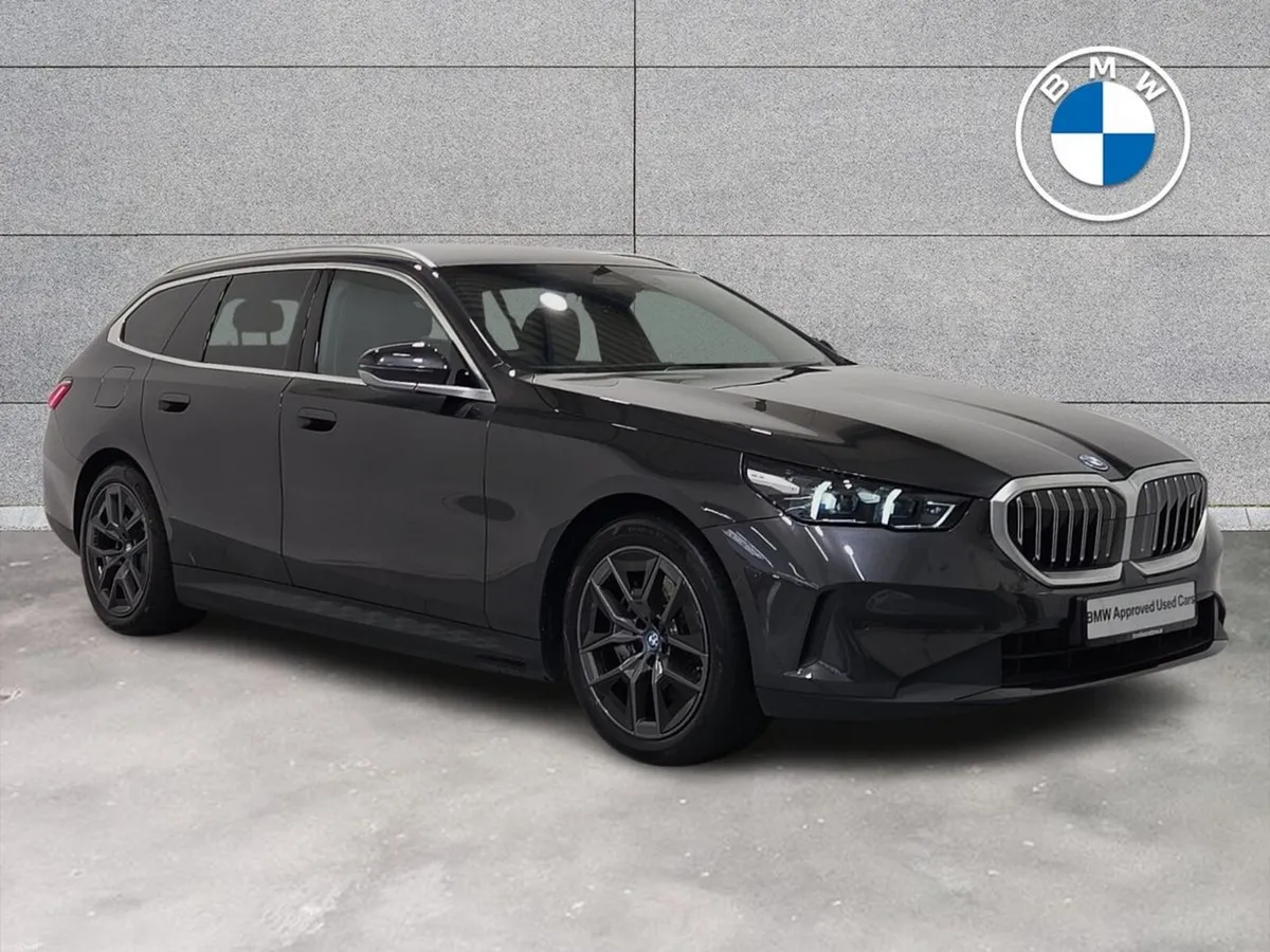 BMW i5 eDrive40 Sport Edition Touring - Image 1