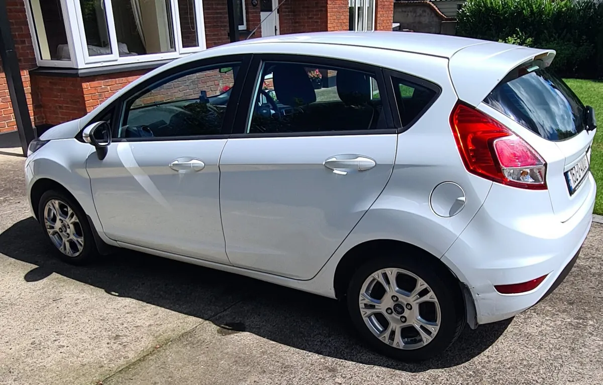 Car - Image 4