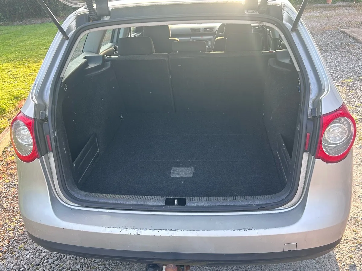 VW Passat estate 2009 - Image 4
