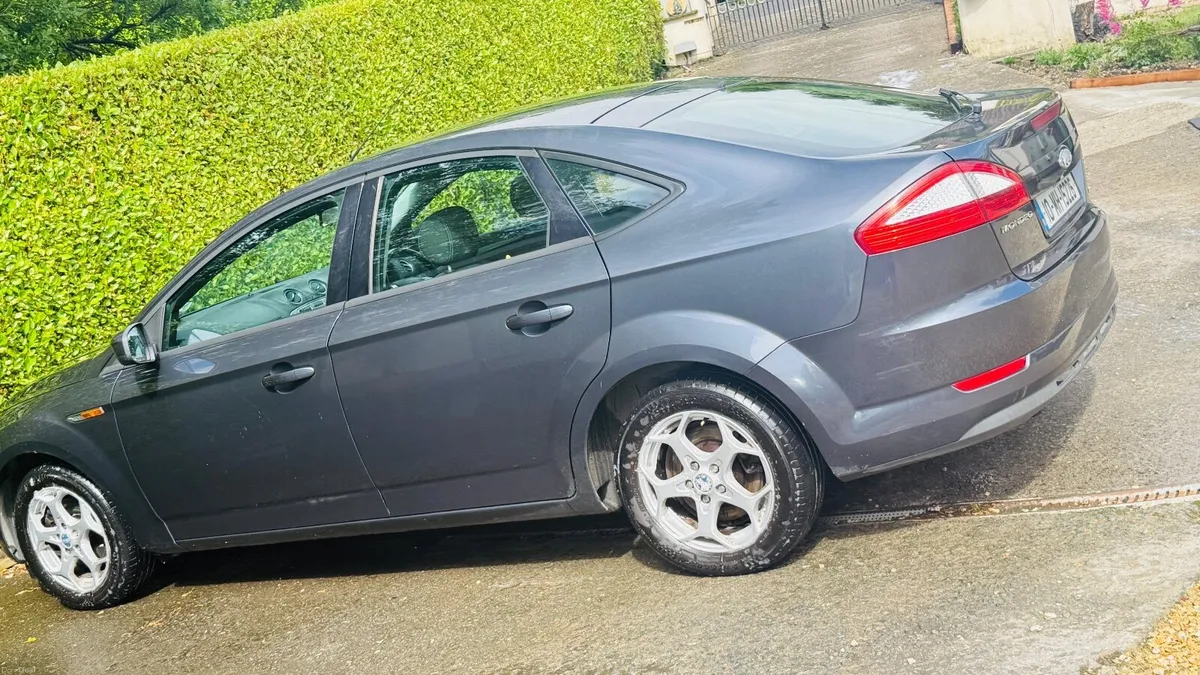 Ford Mondeo 2010 - Image 1