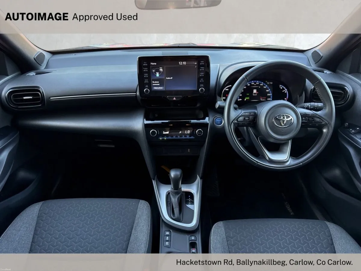 Toyota Yaris Cross 1.5 Hybrid Luna Sport (Pearl wh - Image 2