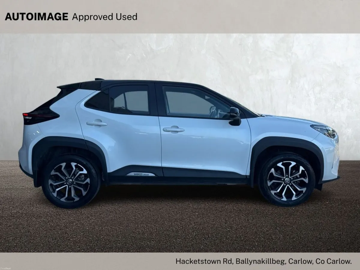 Toyota Yaris Cross 1.5 Hybrid Luna Sport (Pearl wh - Image 6