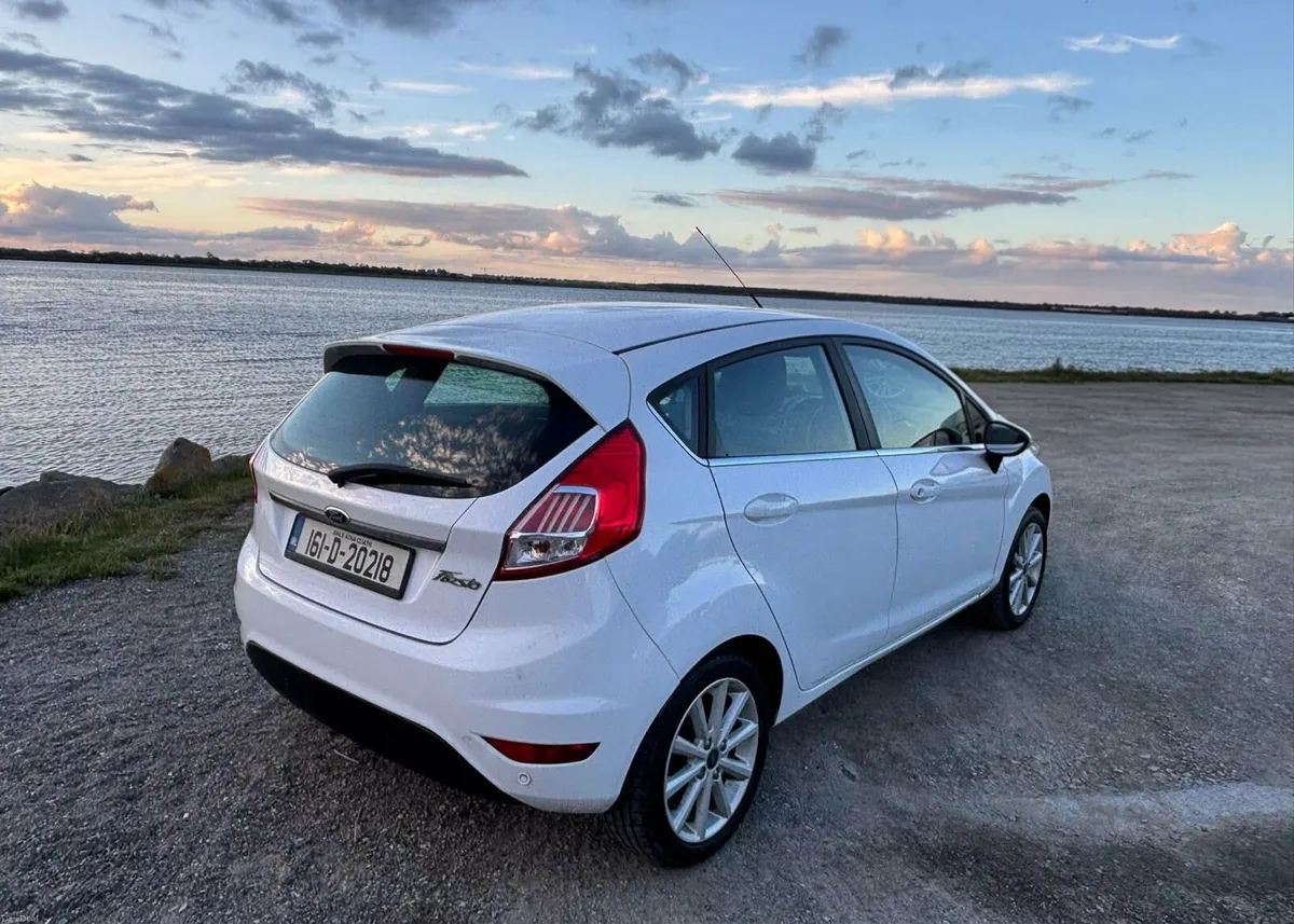 Ford Fiesta 2016 - Image 2