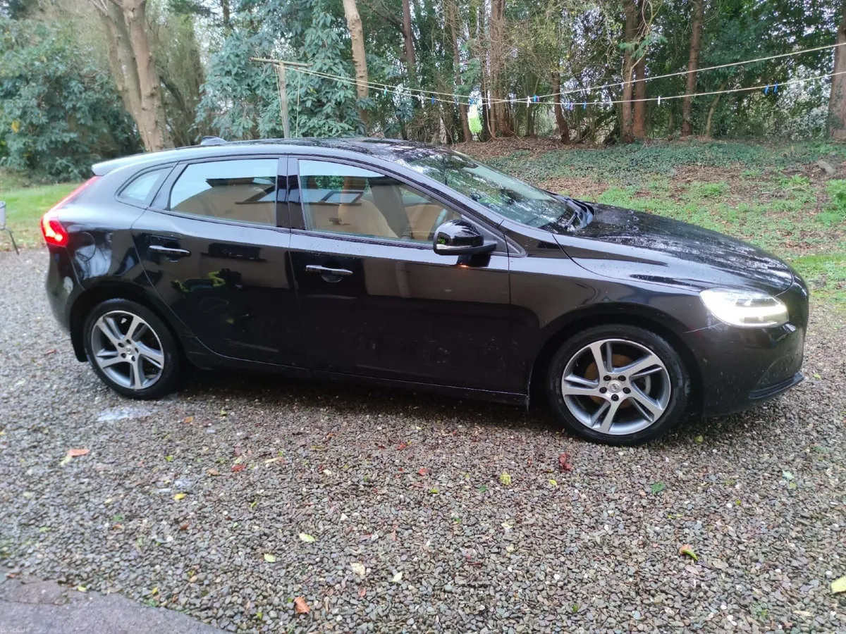 Volvo V40 2018 - Image 6