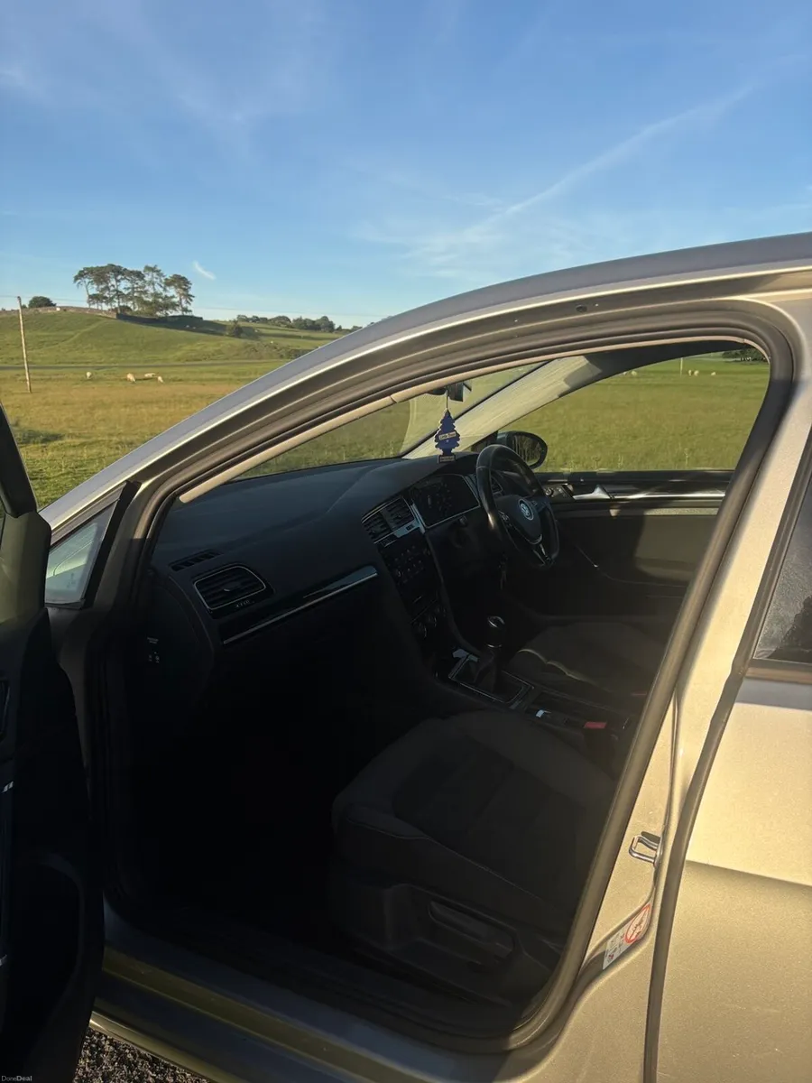 Car - Image 4