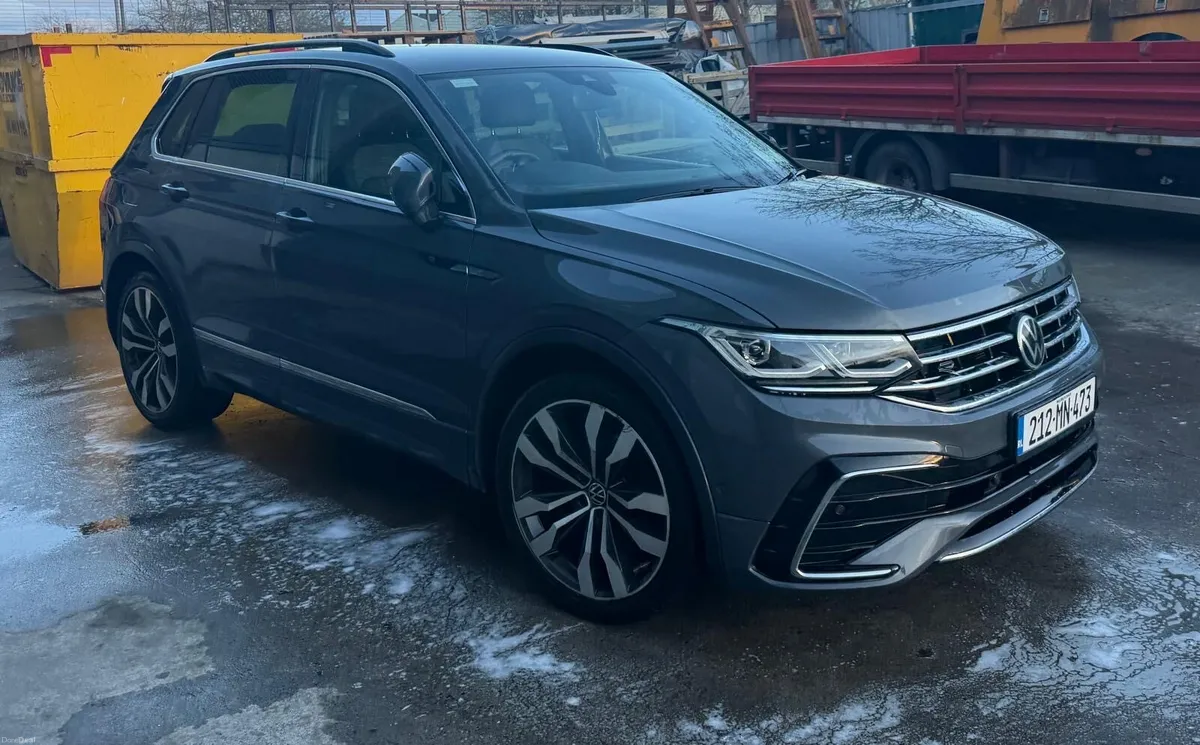 2021 Volkswagen Tiguan R Line - Image 3