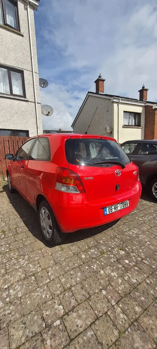 Toyota Yaris 2009 - Image 3